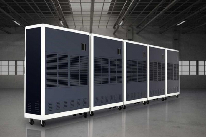 在使用轉輪除濕機時應該如何維護？